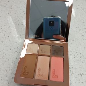 Ever Out The Door Cheek & Eye Palette in Elegant & Empowered